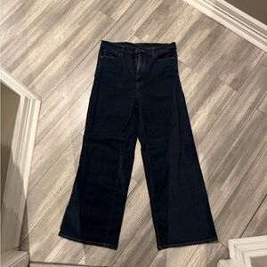 NWOT Uniqlo dark wash jeans